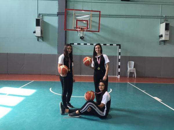 Okullar Arası Kız Basketbol Serbest Atış Turnuva 1.´si Fatma Bilgili